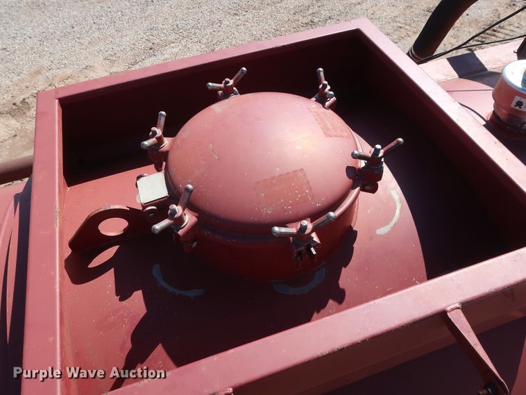 image for item DG7157 1995 Mack RD690S tank truck