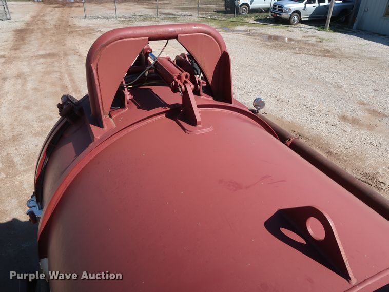 image for item DG7157 1995 Mack RD690S tank truck