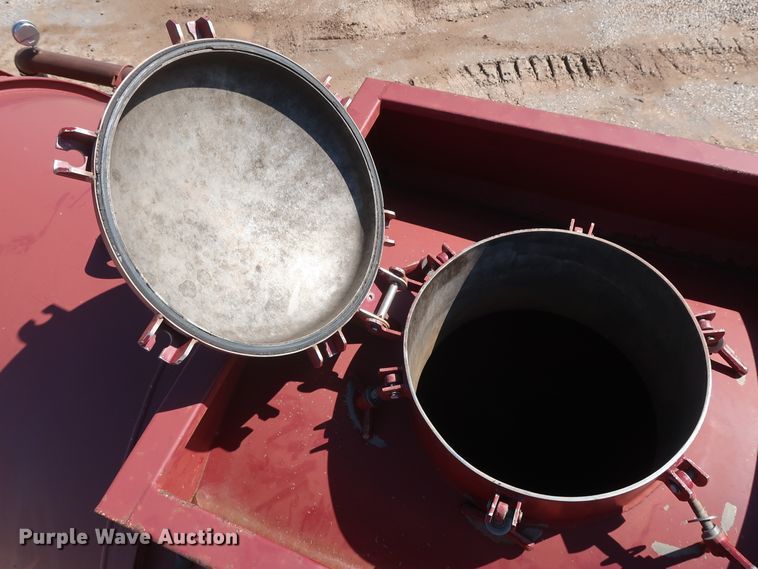 image for item DG7157 1995 Mack RD690S tank truck