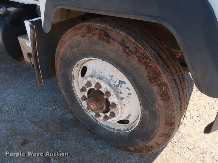 image for item DG7157 1995 Mack RD690S tank truck