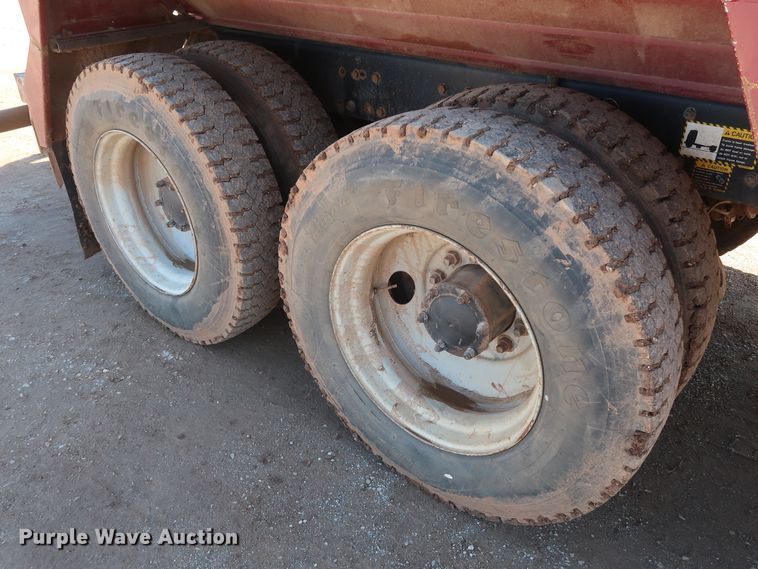 image for item DG7157 1995 Mack RD690S tank truck