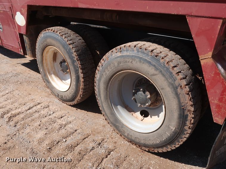 image for item DG7157 1995 Mack RD690S tank truck