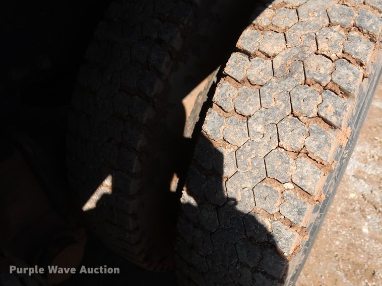 image for item DG7157 1995 Mack RD690S tank truck