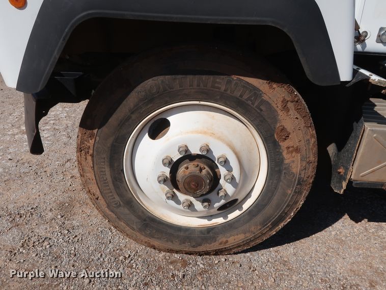 image for item DG7157 1995 Mack RD690S tank truck