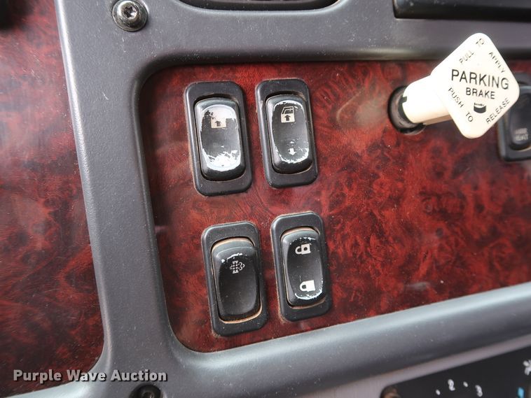 image for item DG7161 2011 Freightliner Business Class M2 service truck with crane