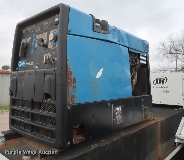 image for item DG7161 2011 Freightliner Business Class M2 service truck with crane