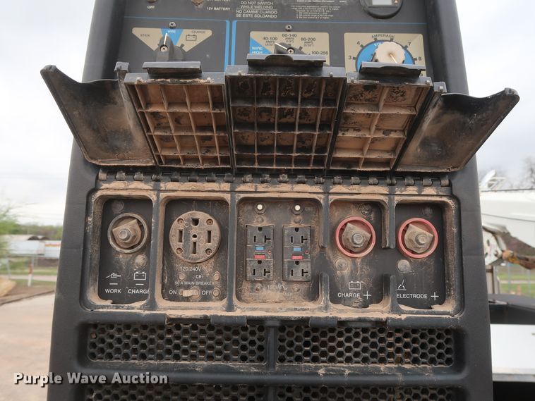 image for item DG7161 2011 Freightliner Business Class M2 service truck with crane