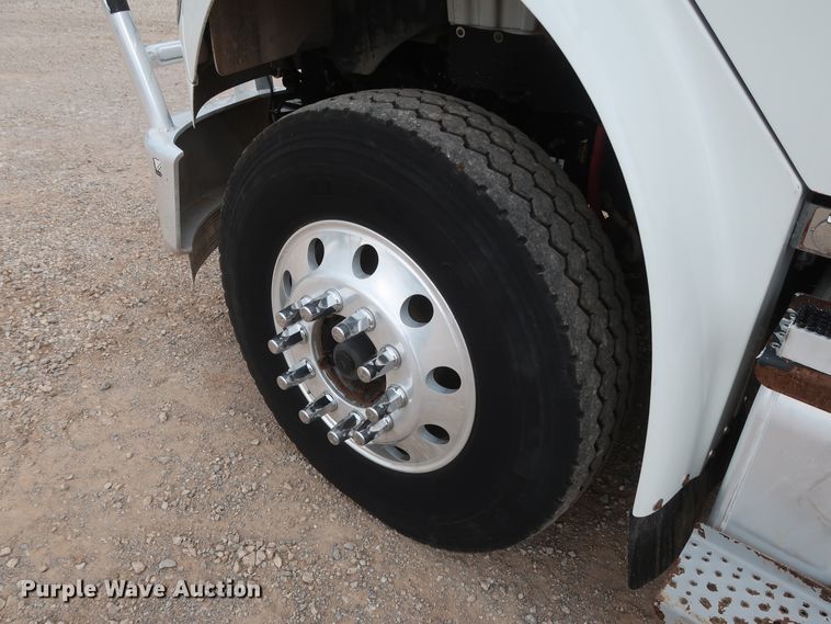 image for item DG7161 2011 Freightliner Business Class M2 service truck with crane