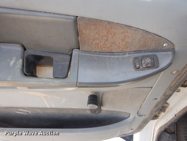 image for item DH5089 2004 Freightliner Columbia semi truck