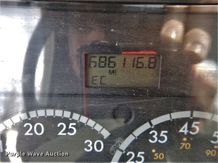 image for item DH5089 2004 Freightliner Columbia semi truck