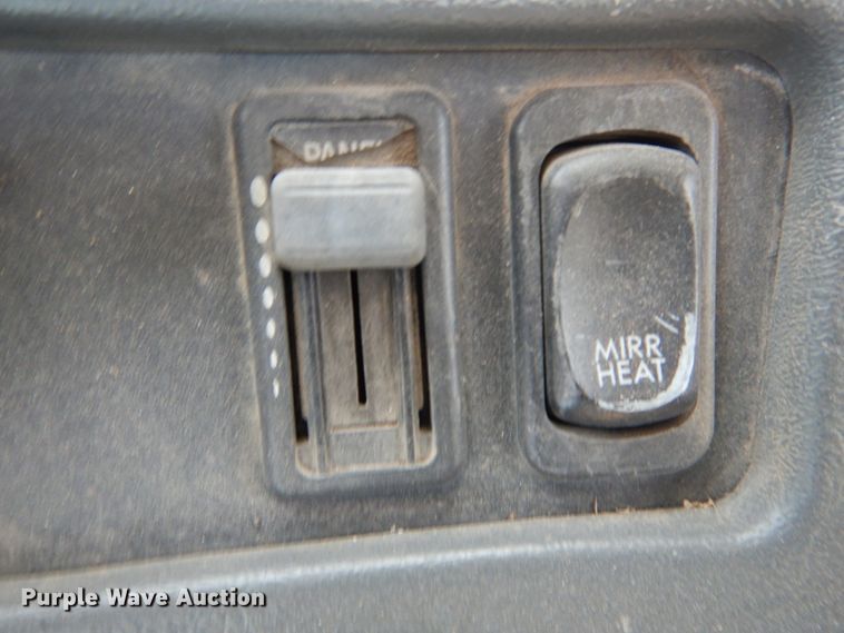 image for item DH5089 2004 Freightliner Columbia semi truck