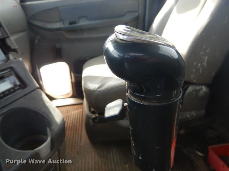 image for item DH5089 2004 Freightliner Columbia semi truck