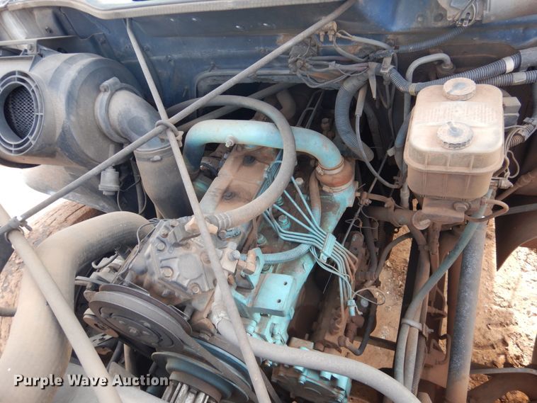 image for item GE9322 1990 International 4900 flatbed truck