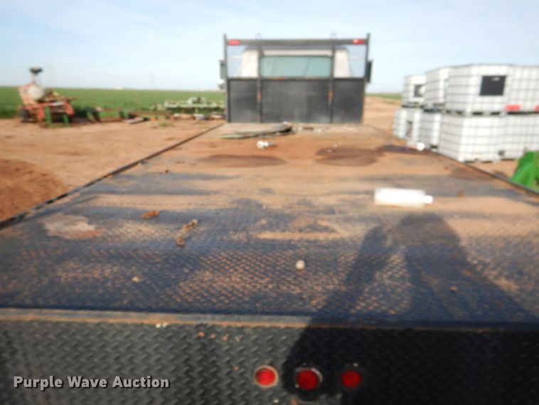 image for item GE9322 1990 International 4900 flatbed truck