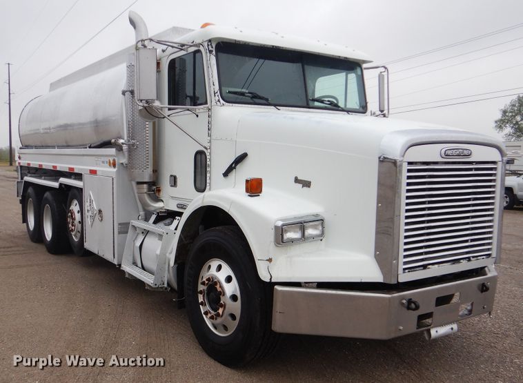 image for item GF9140 2003 Freightliner FLD120 fuel truck