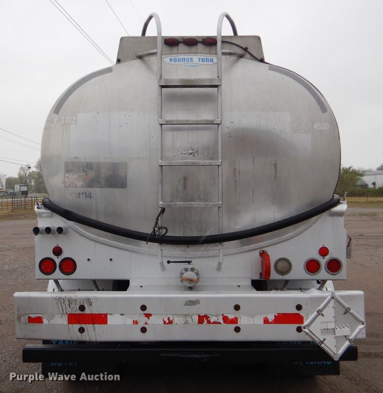 image for item GF9140 2003 Freightliner FLD120 fuel truck