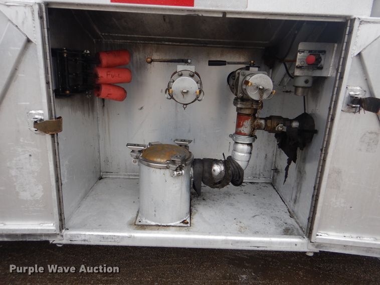 image for item GF9140 2003 Freightliner FLD120 fuel truck