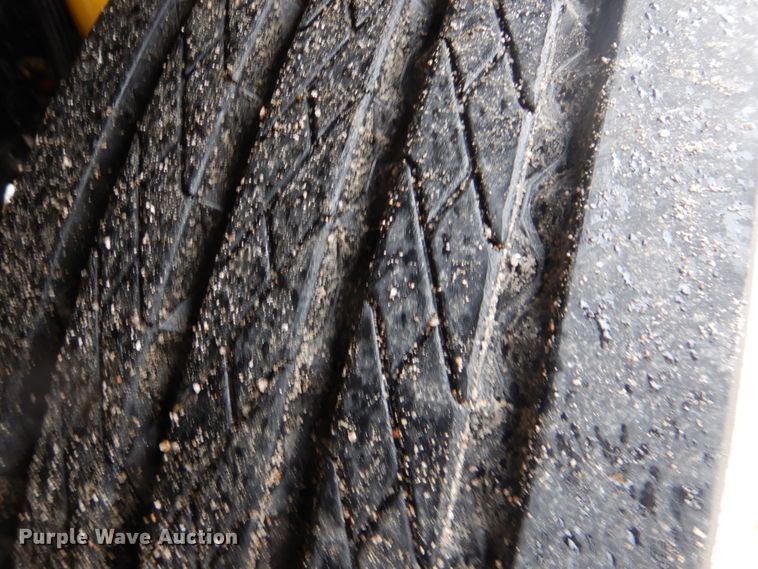 image for item GF9140 2003 Freightliner FLD120 fuel truck