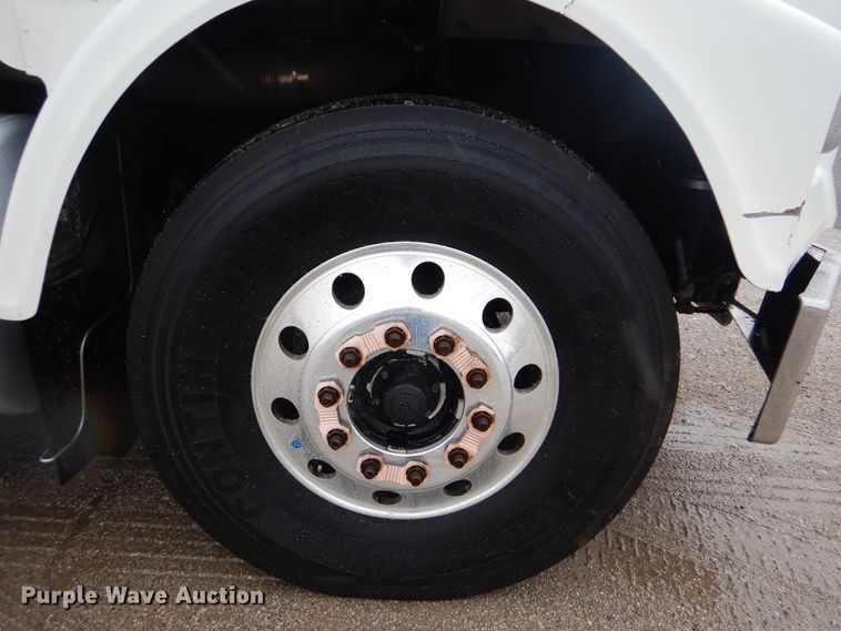 image for item GF9140 2003 Freightliner FLD120 fuel truck