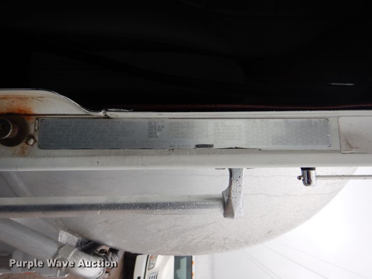 image for item GF9140 2003 Freightliner FLD120 fuel truck