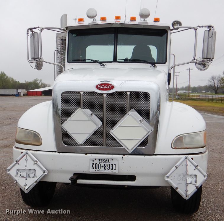 image for item GF9142 2012 Peterbilt 337 truck cab and chassis
