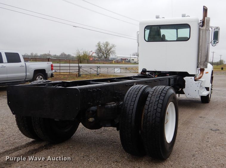 image for item GF9142 2012 Peterbilt 337 truck cab and chassis