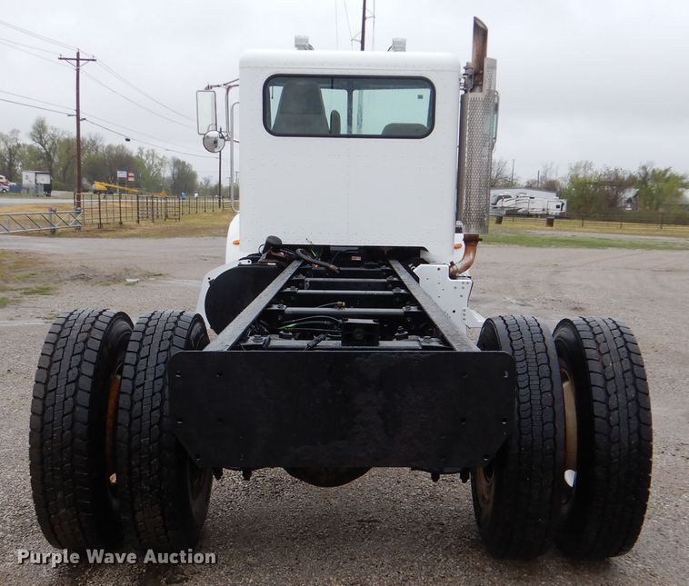 image for item GF9142 2012 Peterbilt 337 truck cab and chassis