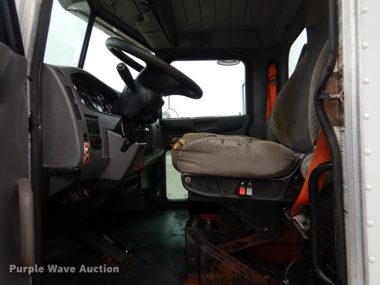 image for item GF9142 2012 Peterbilt 337 truck cab and chassis