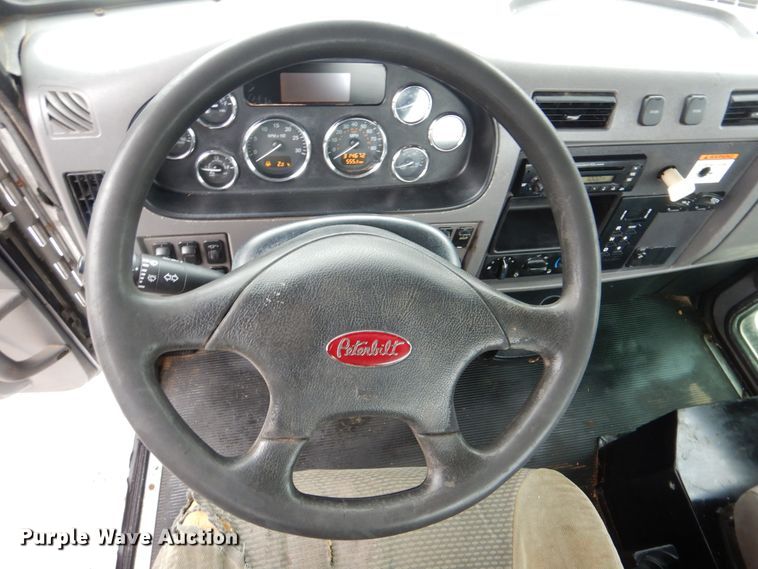 image for item GF9142 2012 Peterbilt 337 truck cab and chassis