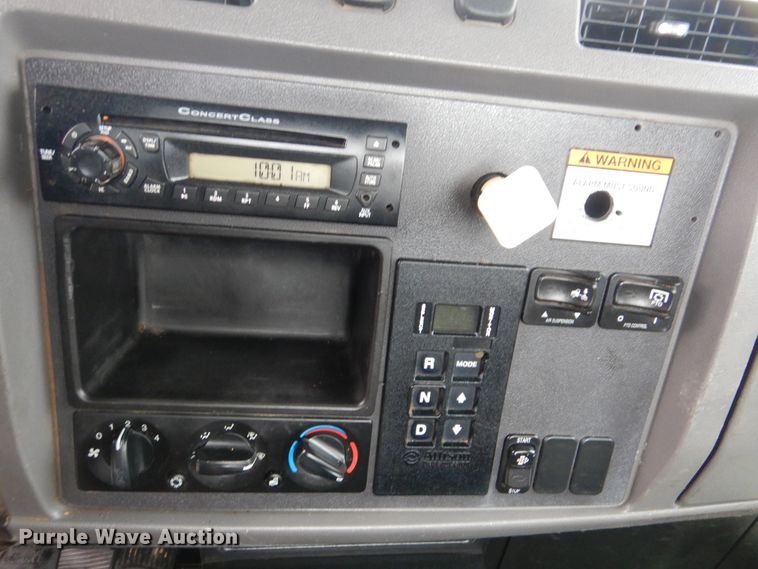 image for item GF9142 2012 Peterbilt 337 truck cab and chassis