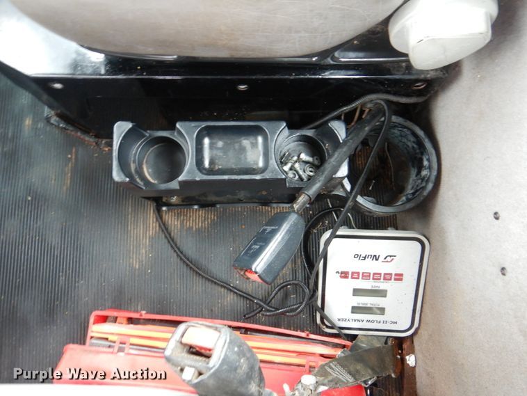 image for item GF9142 2012 Peterbilt 337 truck cab and chassis