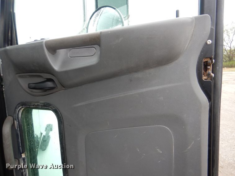 image for item GF9142 2012 Peterbilt 337 truck cab and chassis