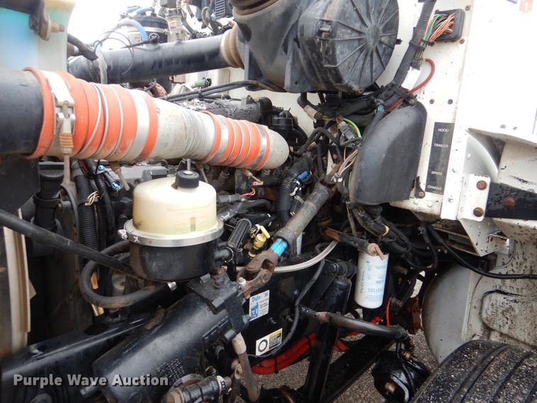 image for item GF9142 2012 Peterbilt 337 truck cab and chassis