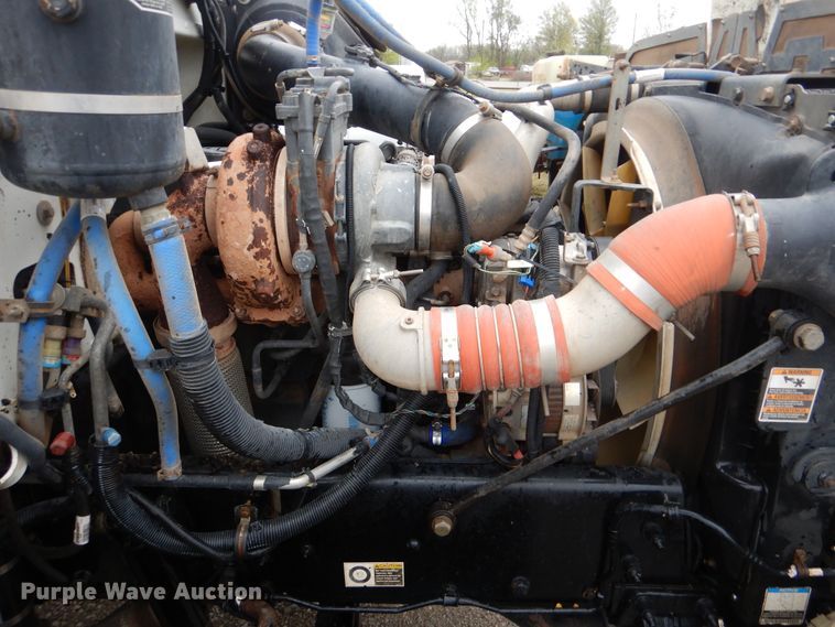 image for item GF9142 2012 Peterbilt 337 truck cab and chassis