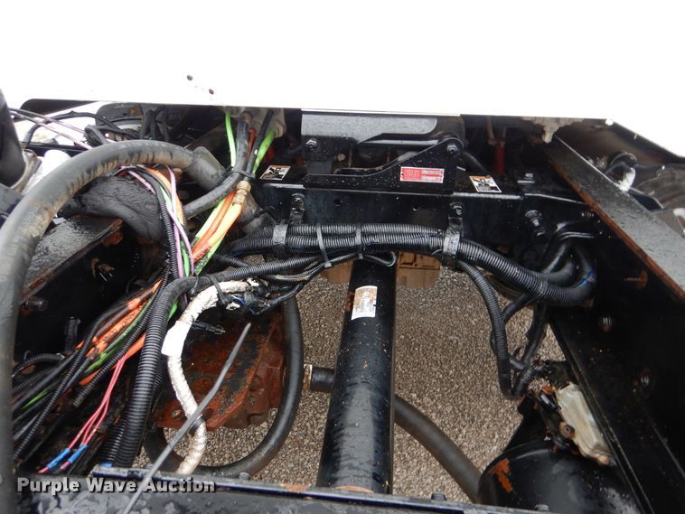 image for item GF9142 2012 Peterbilt 337 truck cab and chassis