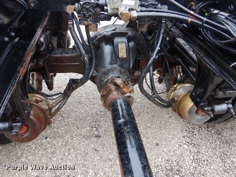 image for item GF9142 2012 Peterbilt 337 truck cab and chassis