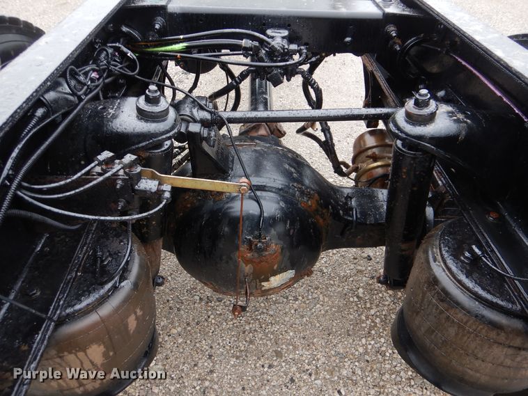 image for item GF9142 2012 Peterbilt 337 truck cab and chassis