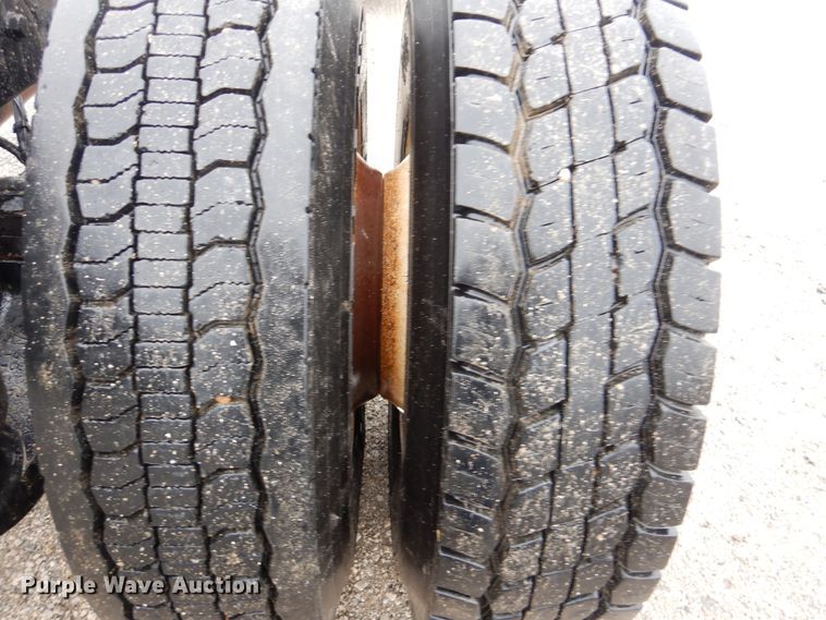 image for item GF9142 2012 Peterbilt 337 truck cab and chassis