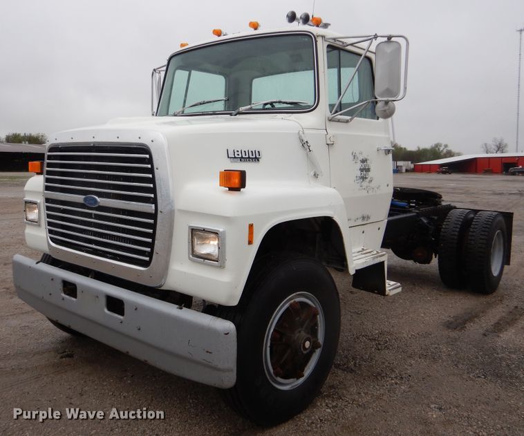 image for item GF9143 1990 Ford LN8000 semi truck