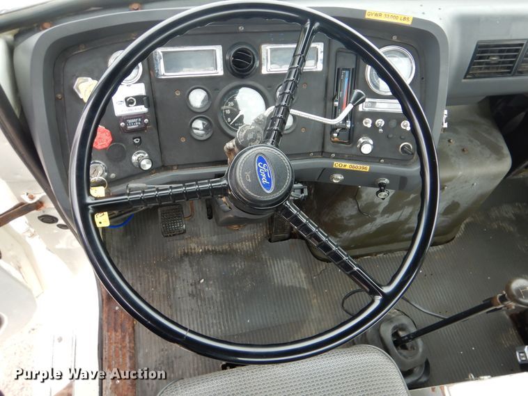 image for item GF9143 1990 Ford LN8000 semi truck