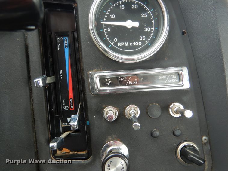 image for item GF9143 1990 Ford LN8000 semi truck