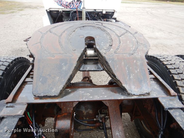 image for item GF9143 1990 Ford LN8000 semi truck