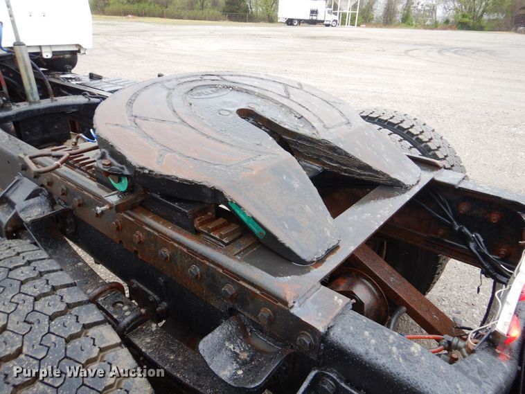 image for item GF9143 1990 Ford LN8000 semi truck