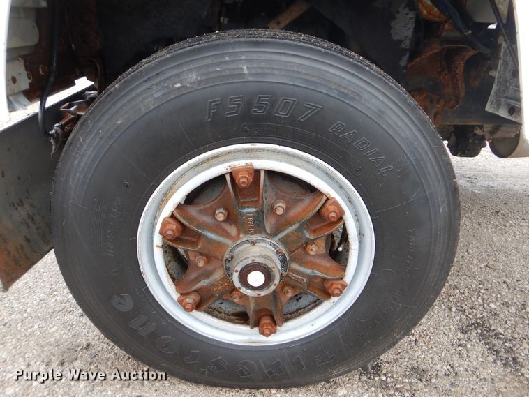 image for item GF9143 1990 Ford LN8000 semi truck