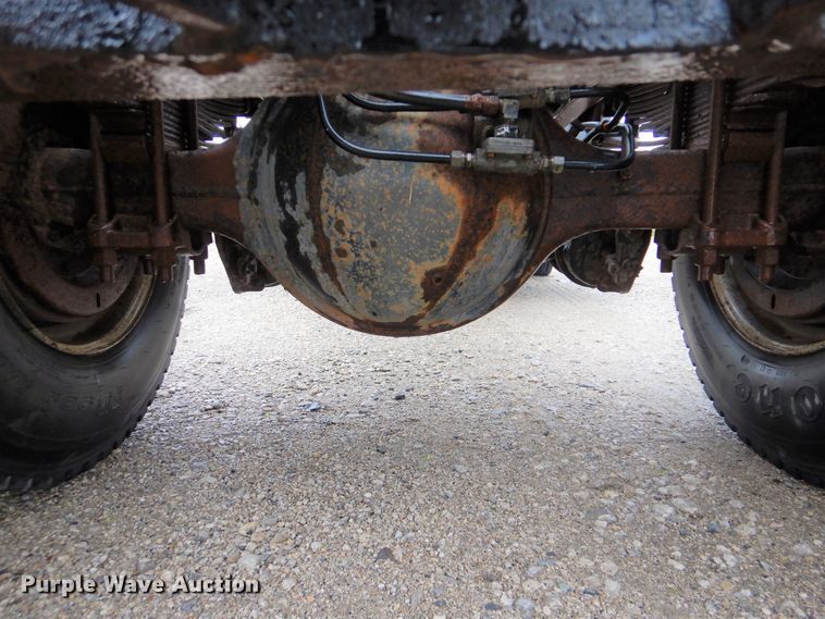 image for item GF9143 1990 Ford LN8000 semi truck