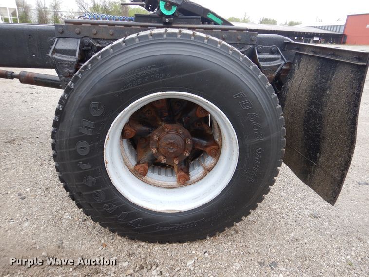 image for item GF9143 1990 Ford LN8000 semi truck