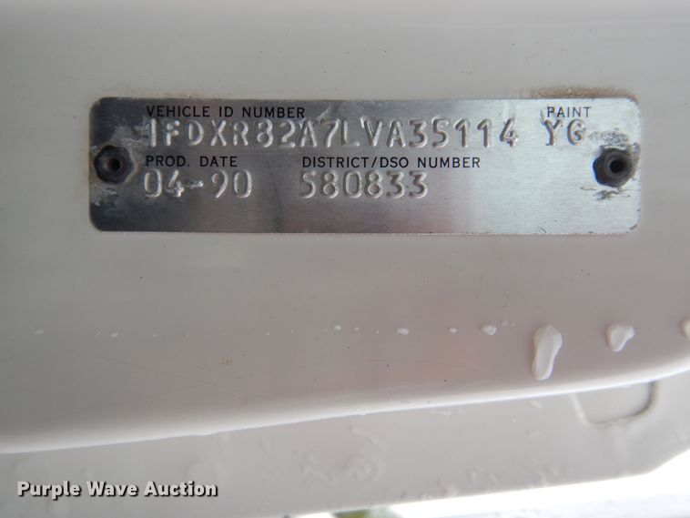 image for item GF9143 1990 Ford LN8000 semi truck