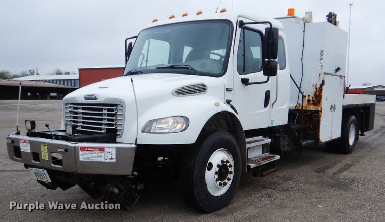 image for item GF9145 2004 Freightliner Business Class M2 service truck with crane