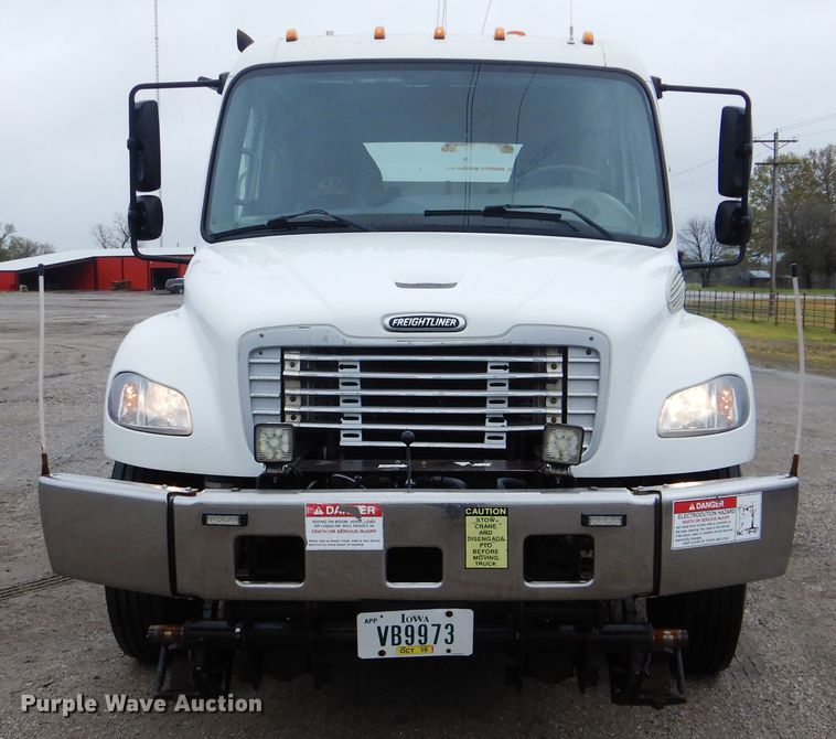 image for item GF9145 2004 Freightliner Business Class M2 service truck with crane