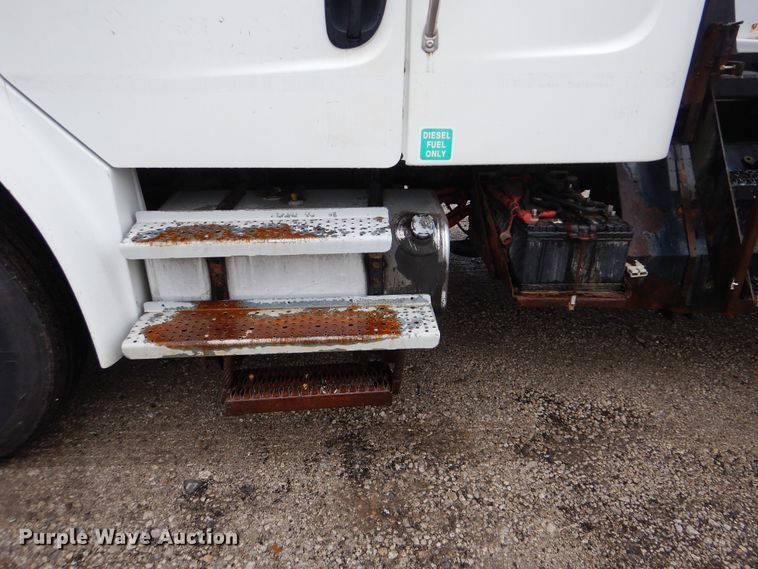 image for item GF9145 2004 Freightliner Business Class M2 service truck with crane